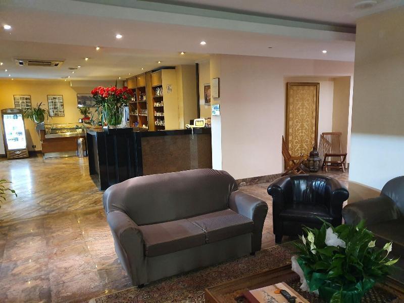 Hotel Ristorante La Campagnola Cassino Buitenkant foto