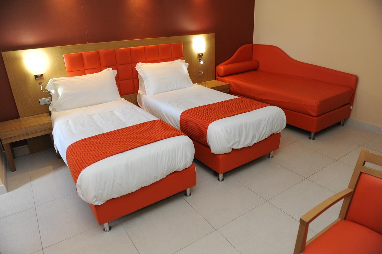 Hotel Ristorante La Campagnola Cassino Buitenkant foto