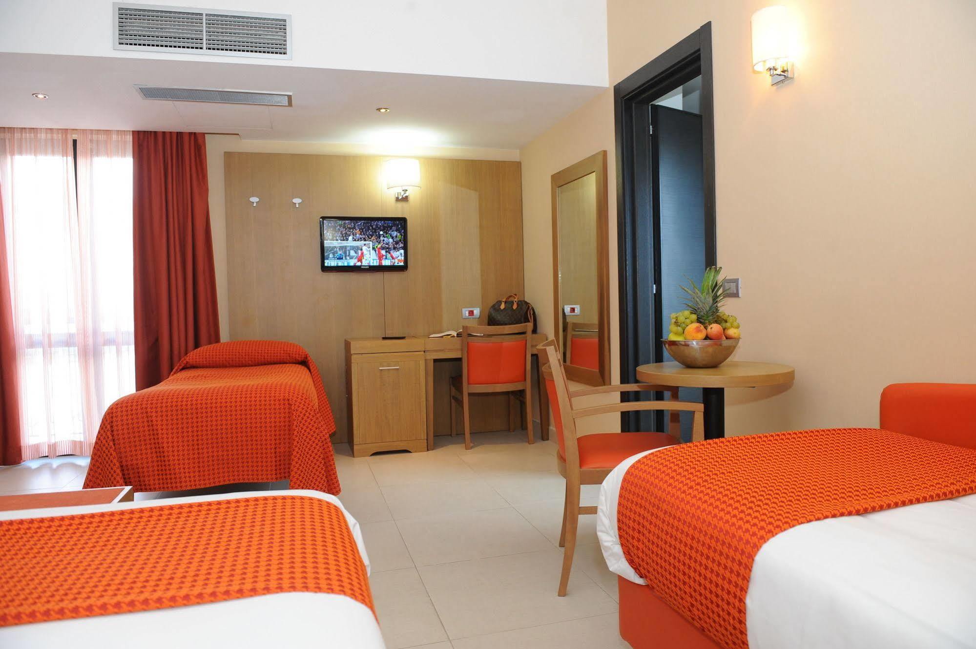 Hotel Ristorante La Campagnola Cassino Buitenkant foto
